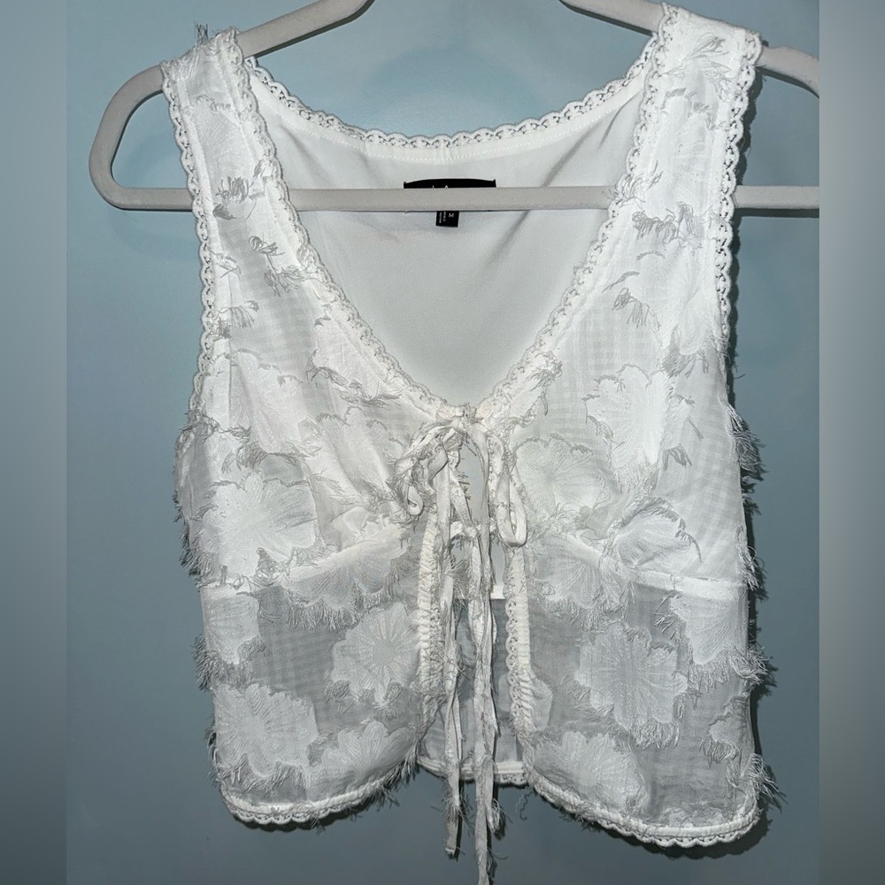 Lulu's 2 Piece Set - White Floral Lace Blouse & Bubble Hem-Skort